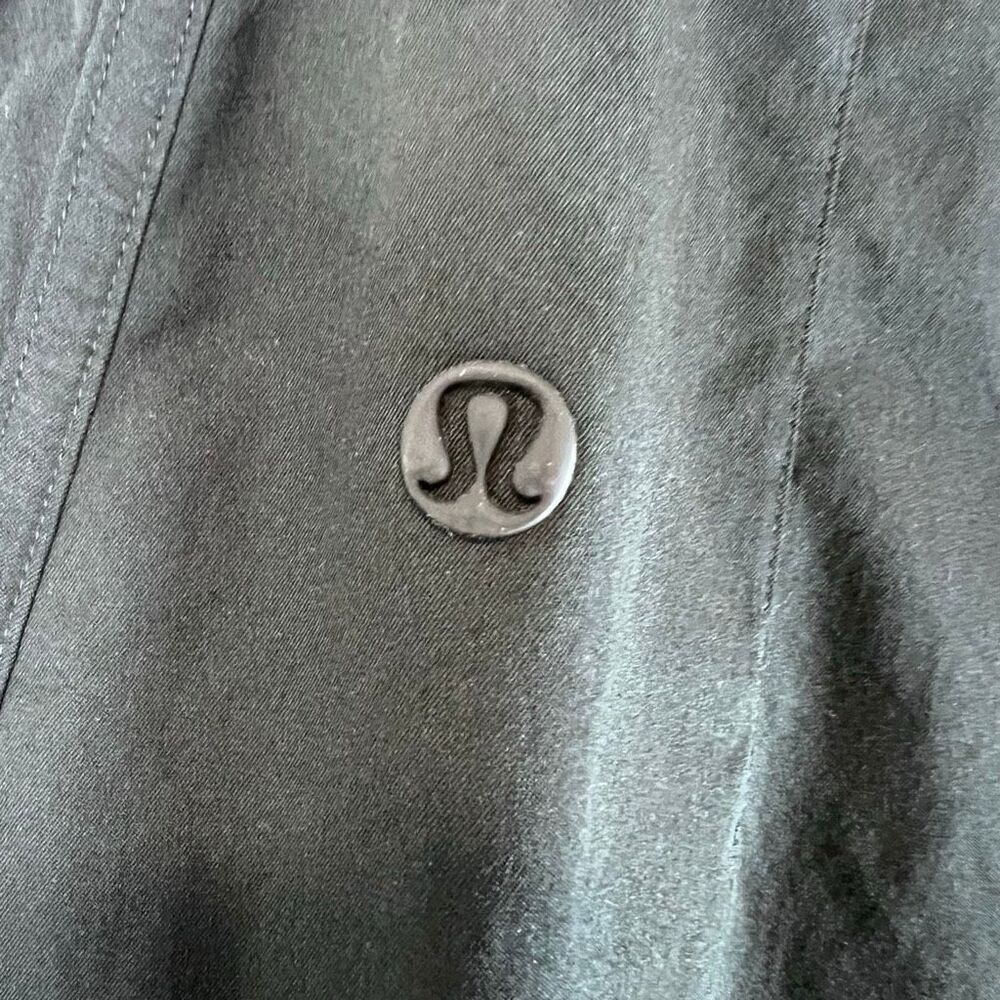 Lululemon Black High Rise Lightweight Shorts Size M Athleisure Running Training - Picture 4 of 7